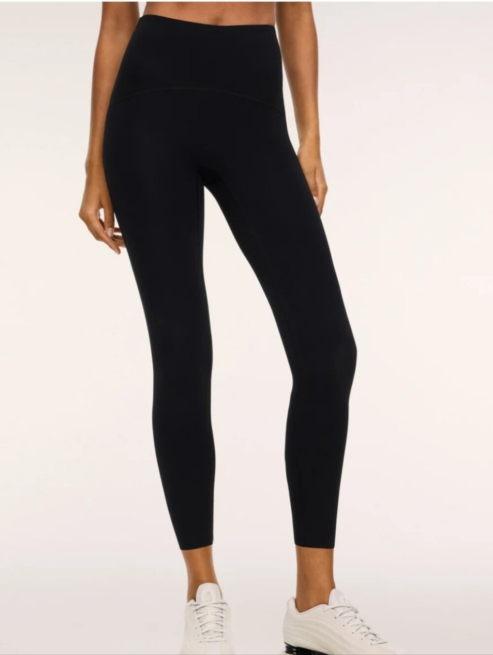 SPANX shape Booty Boost 7/8 Black Leggings size Medium